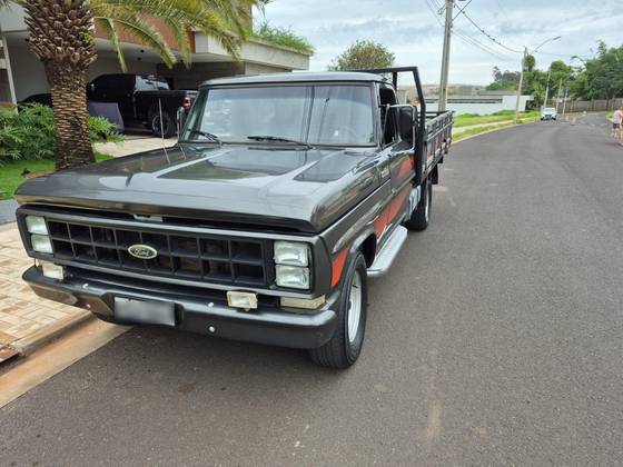 FORD F-2000 3.9 8V DIESEL MANUAL